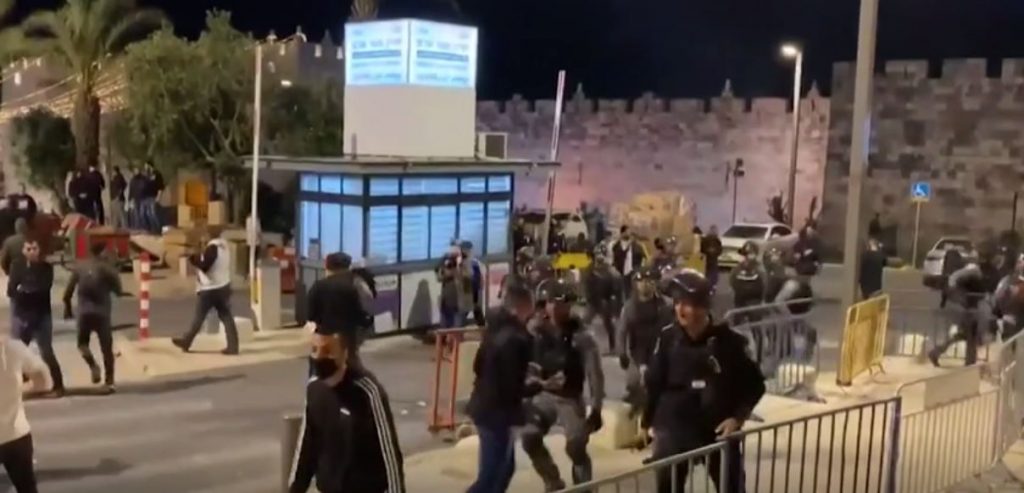 Palestinians, Jewish Activists Skirmish in East Jerusalem in Worst Clashes in Days amid Ramadan Tensions